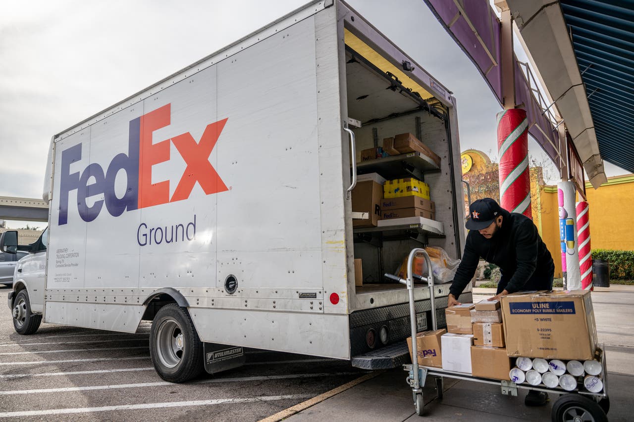 FedEx Earnings Preview Facing Very Easy Revenue Compares Through Mid