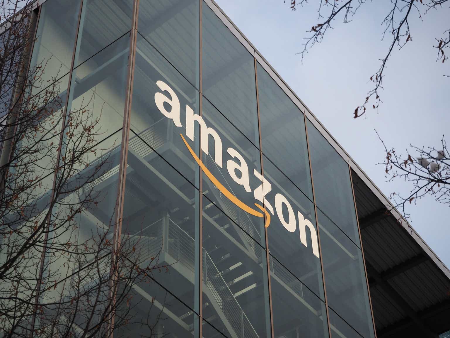 AWS And AI Uncertainty Weighs On Amazon Stock