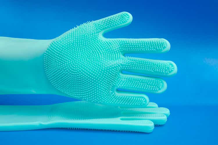 Silicone gloves for cleaning