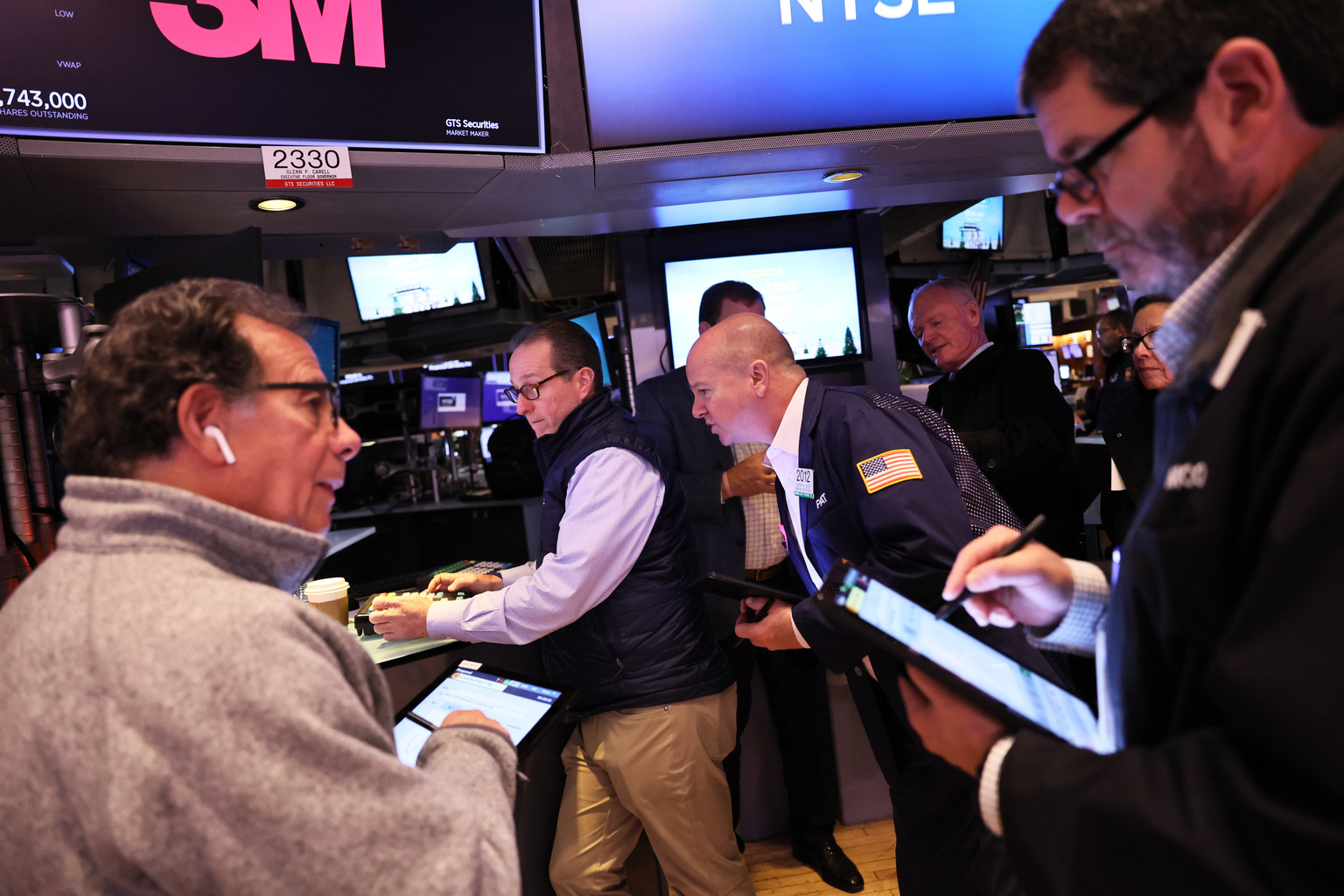 Nasdaq, S&P, And Dow Rise As Inflation Data Eases And Retail Sales ...