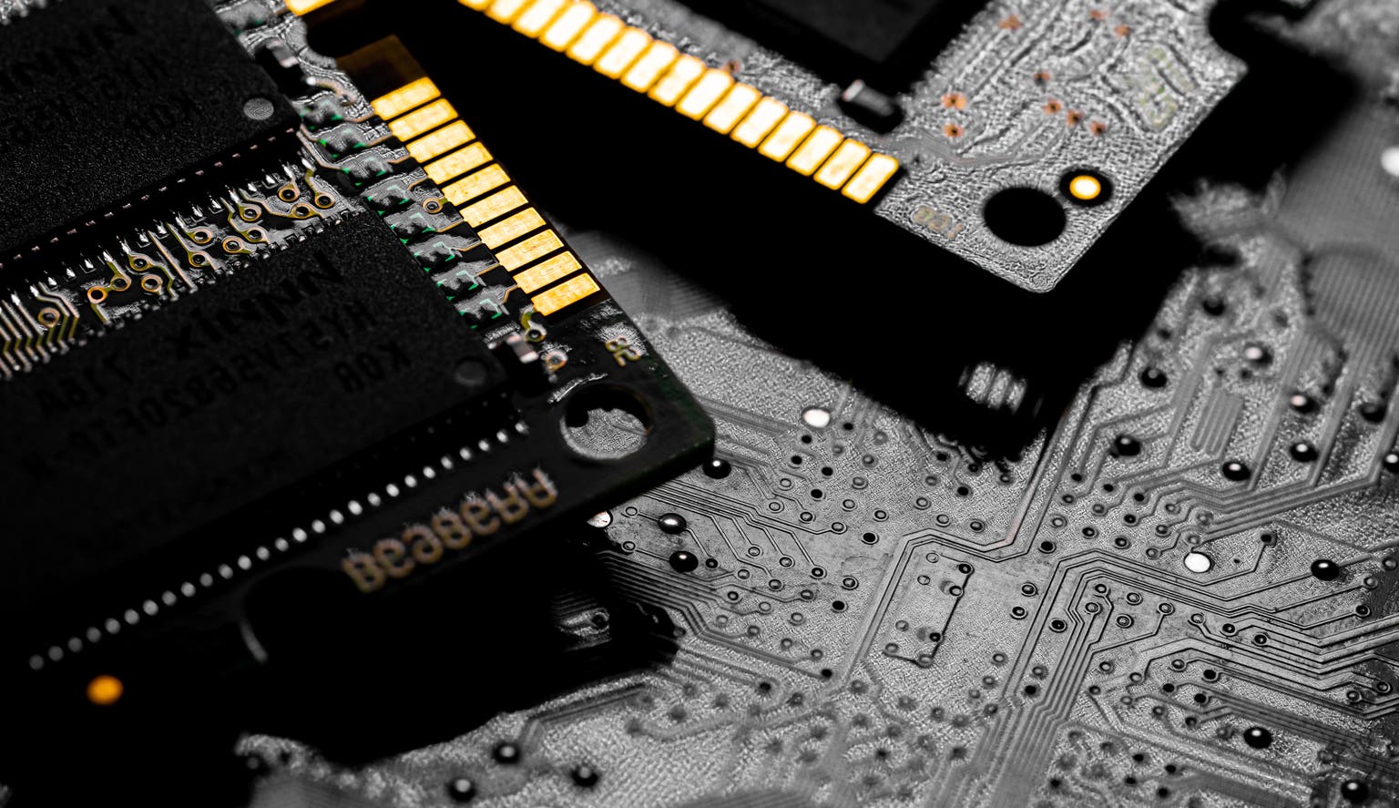 Post Q3 Earnings: It's A DRAM Game, And Micron Is Winning