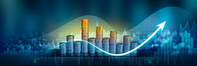 Financial graph with white economic growth arrow in front of columns of coins with yellow light against dark blue background