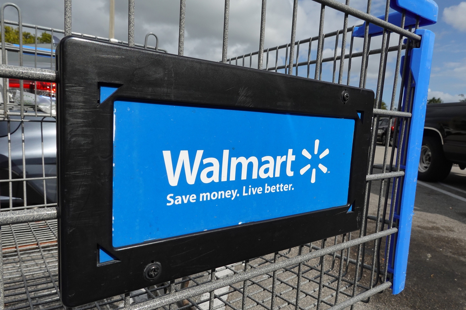 Finclout Walmart No Time To Go Shopping