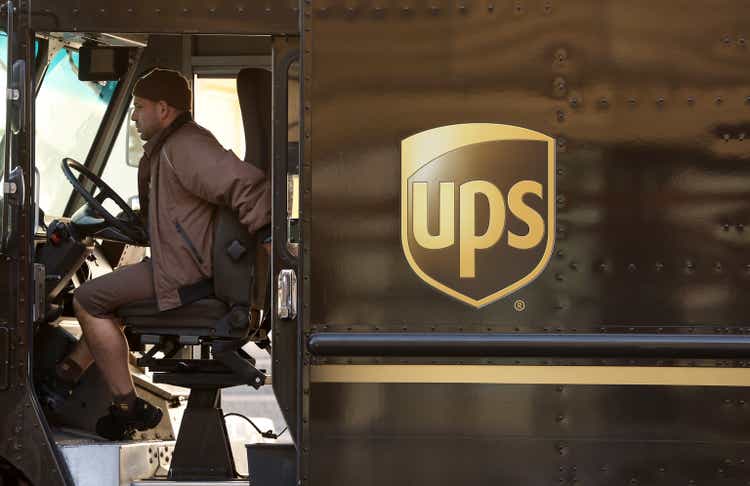 UPS stock closes in red and logs a seven-day losing streak (NYSE:UPS)