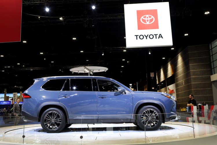 Chicago Auto Show has its media view before the weekend opening