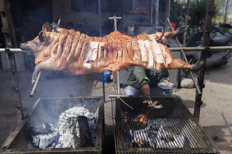 gebackenes ganzes Schwein.