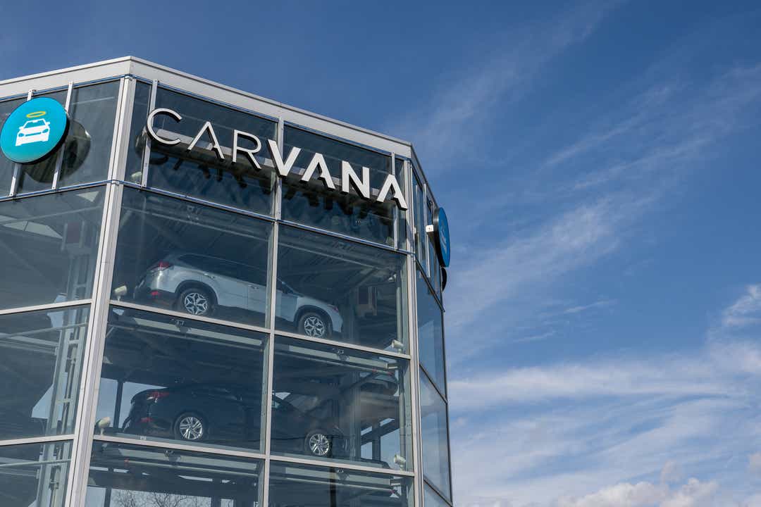 Carvana stock rises on a more positive Q2 forecast (NYSECVNA