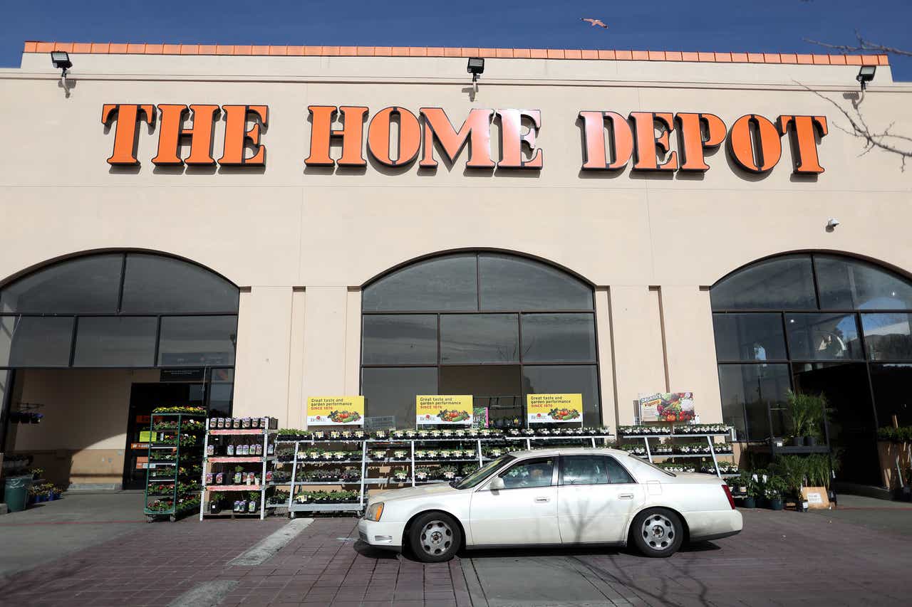 Home Depot tops estimates even as customers opt for smaller