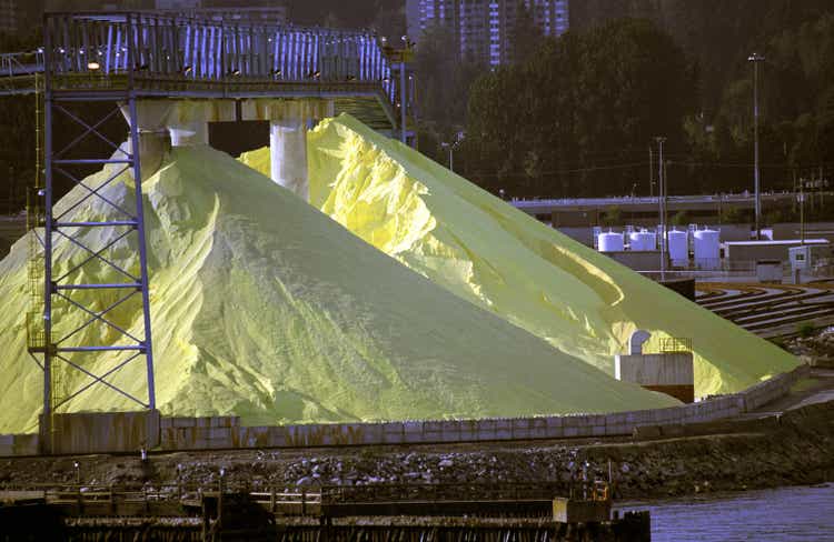 sulfur pile