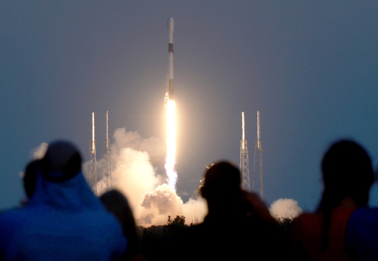 Ast Spacemobile Stock Rockets After Earnings: Could This Be Bigger Than Spacex? - 6dn9puy
