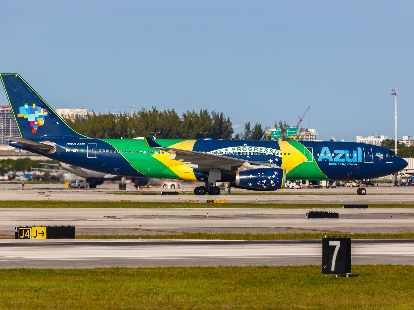 Azul Airlines - Flights from Lisbon and Paris to Brazil
