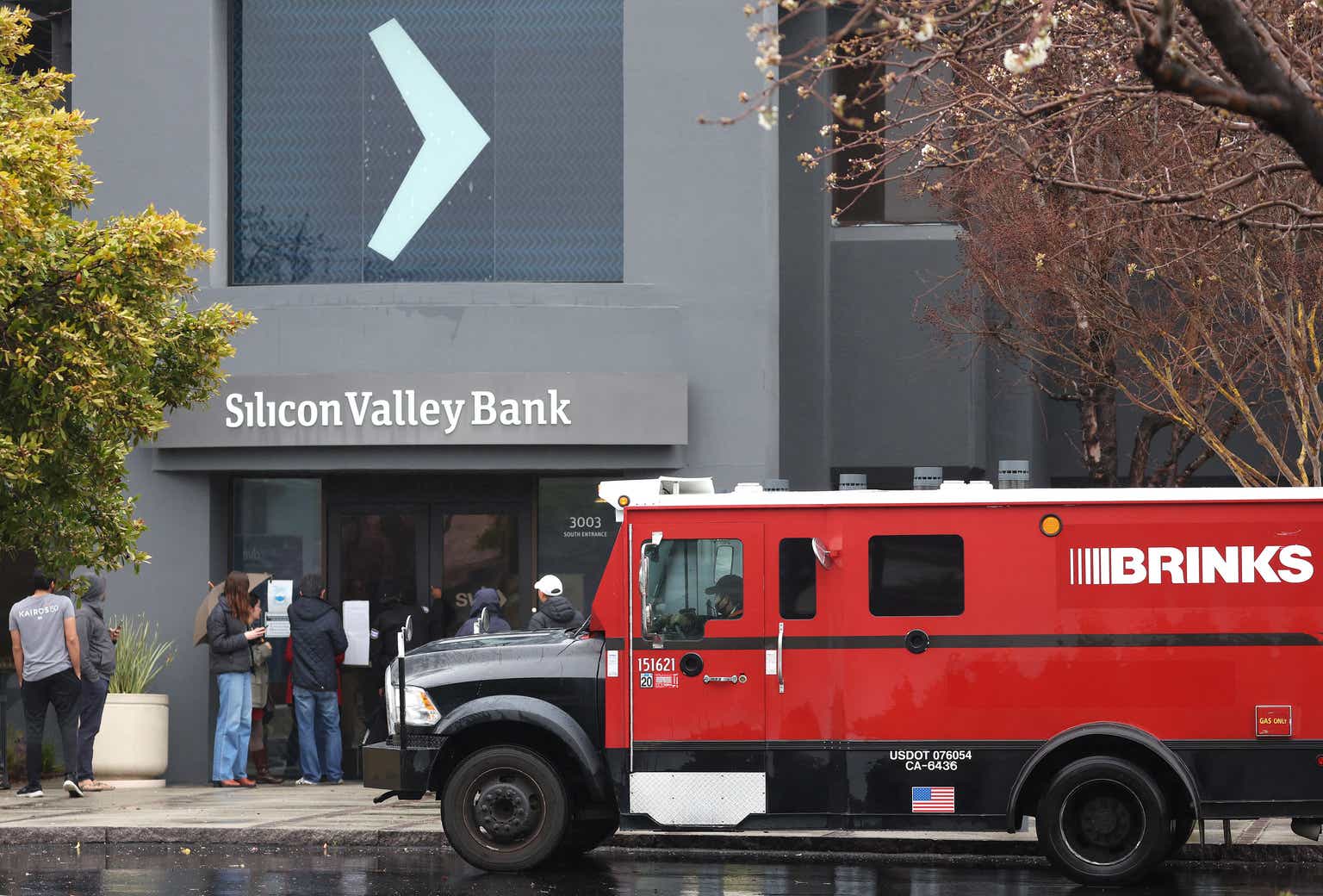 The Extraordinary Failures Exposed by Silicon Valley Bank's Collapse —  Money, Banking and Financial Markets