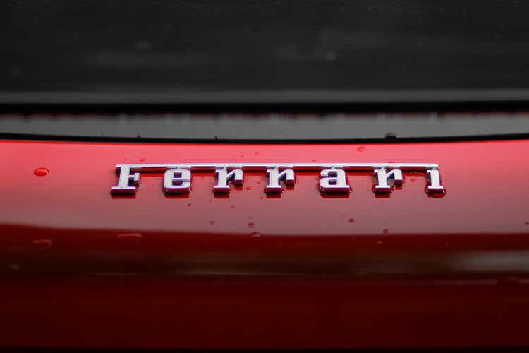 Wall Street Lunch Ferrari Unveils First Supercar In A Decade wall-street-lunch-ferrari-unveils-first-supercar-in-a-decade