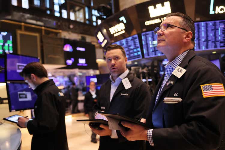 U.S. Market Futures Drop Amid Continued Banking Jitters