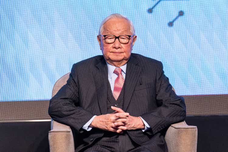 Taiwan Semiconductor"s Morris Chang Speaks At Forum