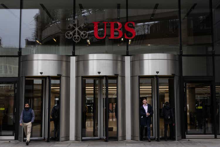 UBS acquires struggling rival Credit Suisse