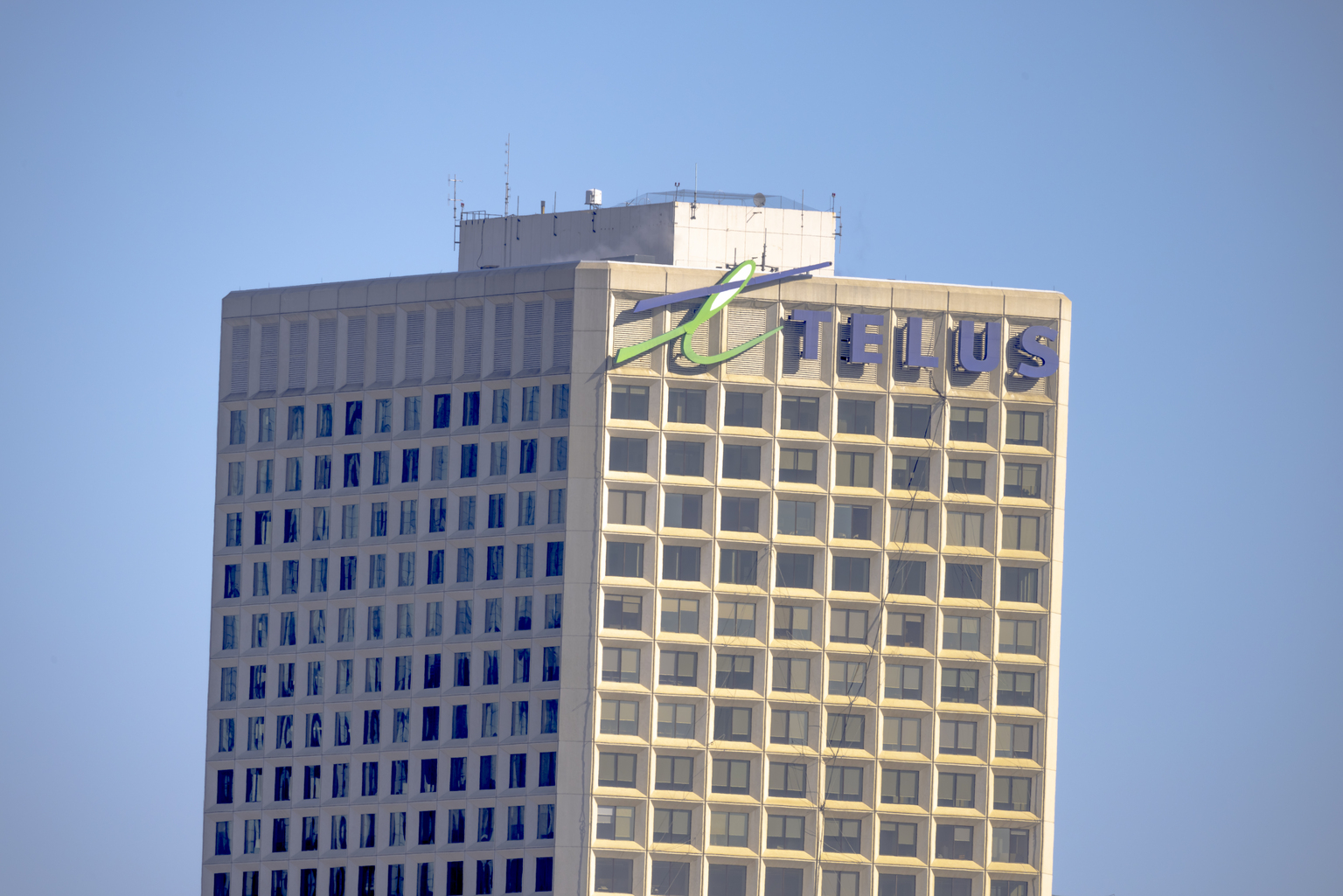 TELUS: Strategic Acquisitions Creating Diversified Growth (TSX:T:CA ...