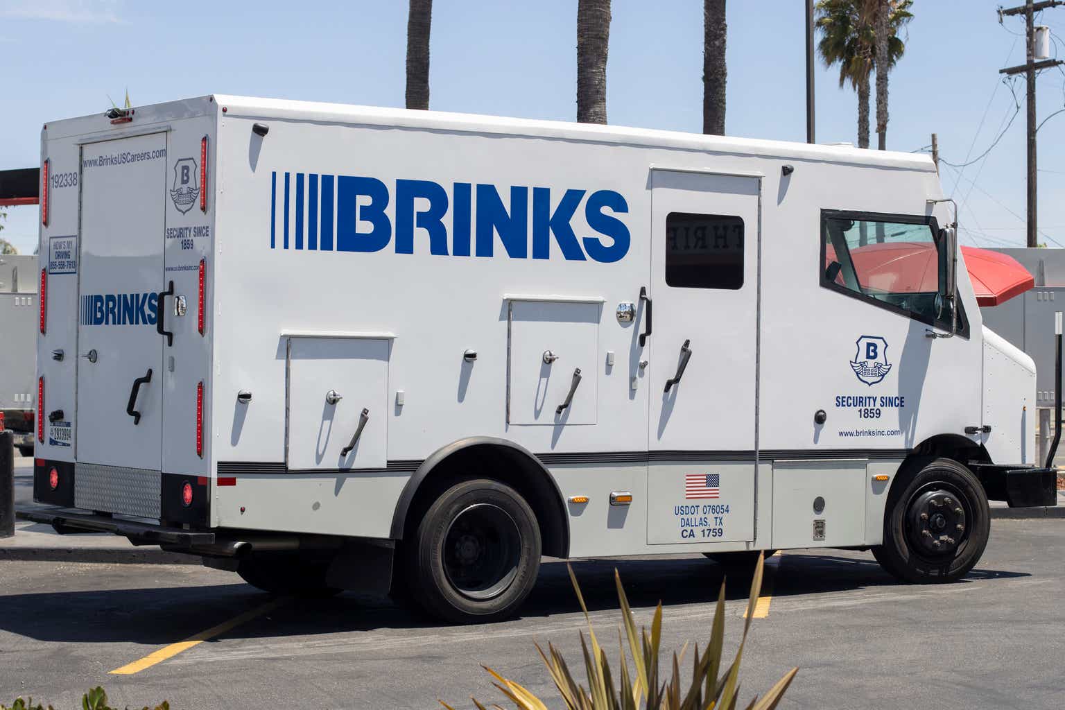 The Brink's Company Keeps Hauling In Cash (NYSE:BCO) | Seeking Alpha