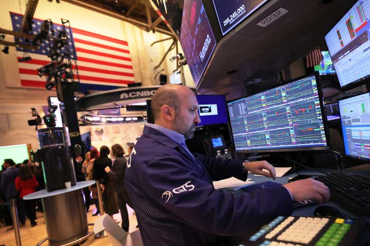 Markets Open As Investors Respond To Tech Companies