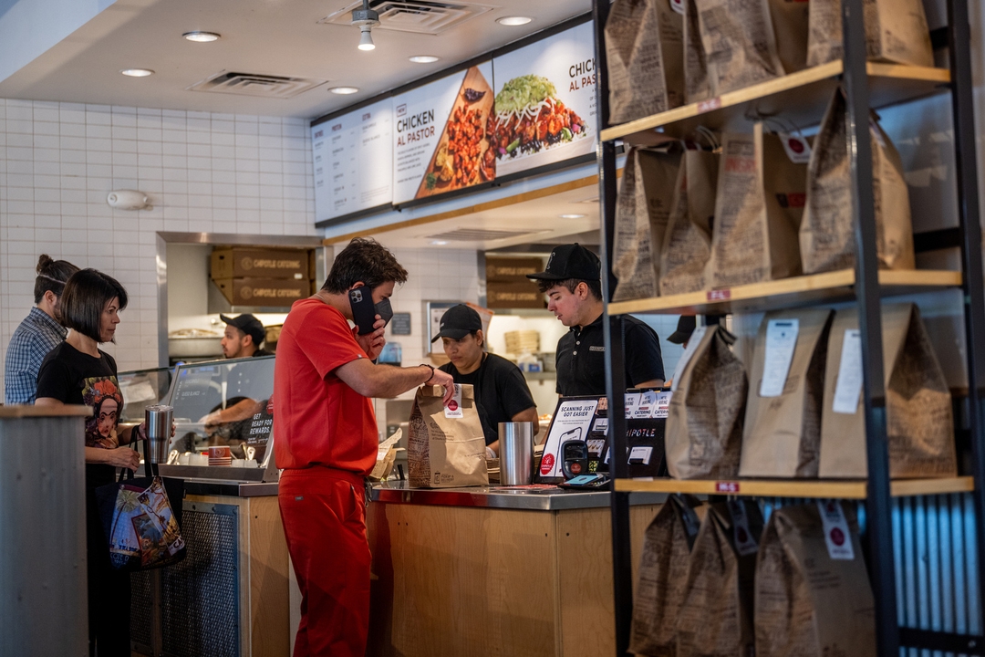 Chipotle (Nyse:Cmg): Piper Sandler'S Upgrade – Is It Too Late To Invest? - 9a49d3q