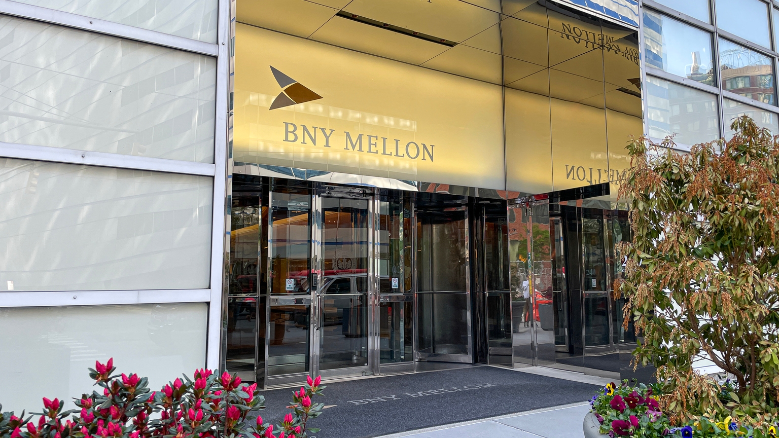 BNY enters tokenized deposit arena to let clients make blockchain payments  - report (BK:NYSE) | Seeking Alpha