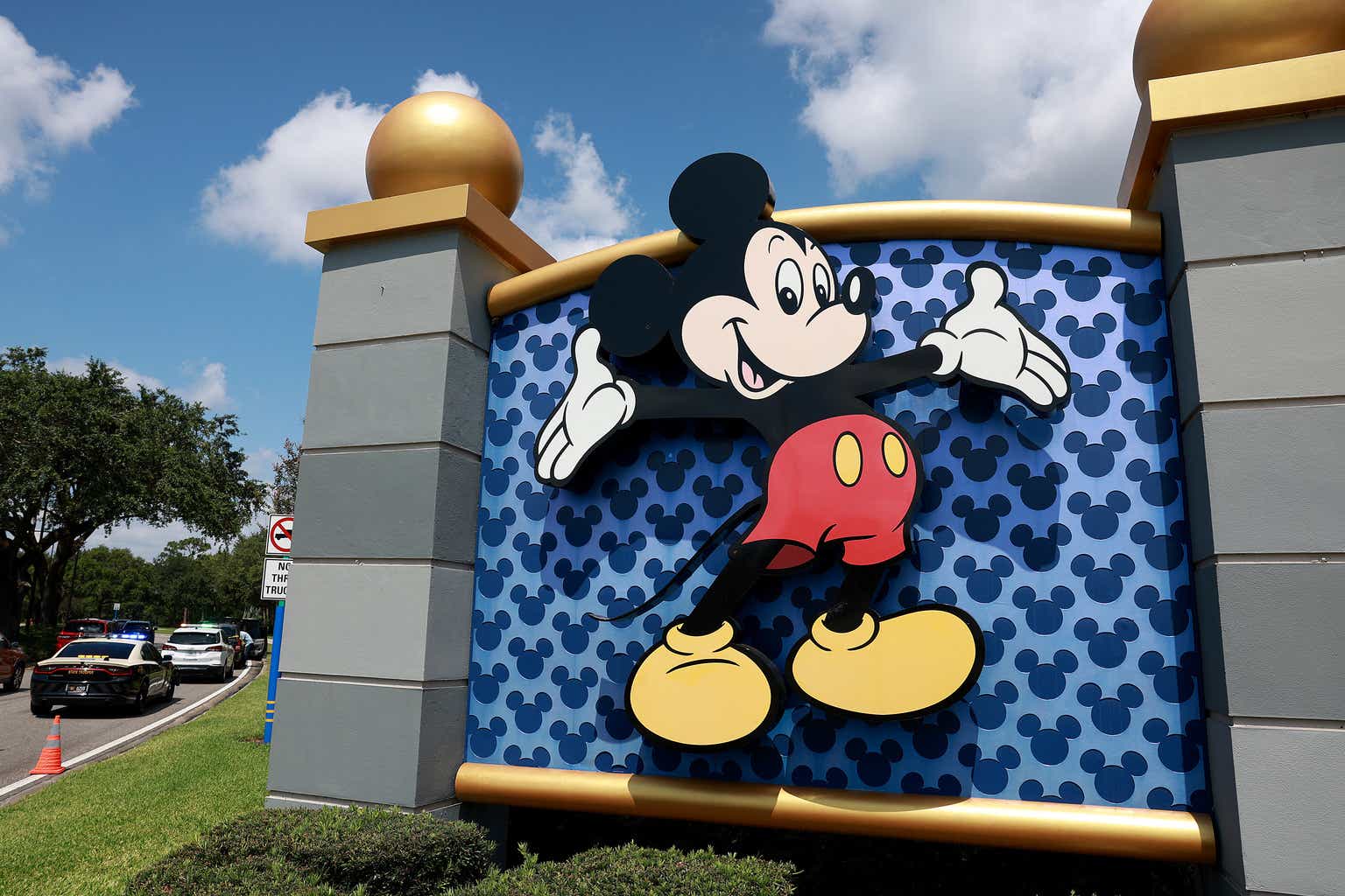 Disney: Too Much Guesswork Required (NYSE:DIS)