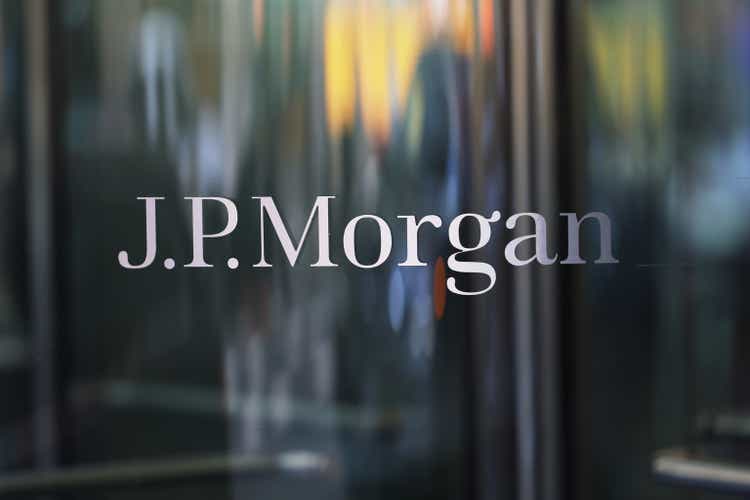 JPMorgan Profit Falls 8% as Securities Trading Income Drops