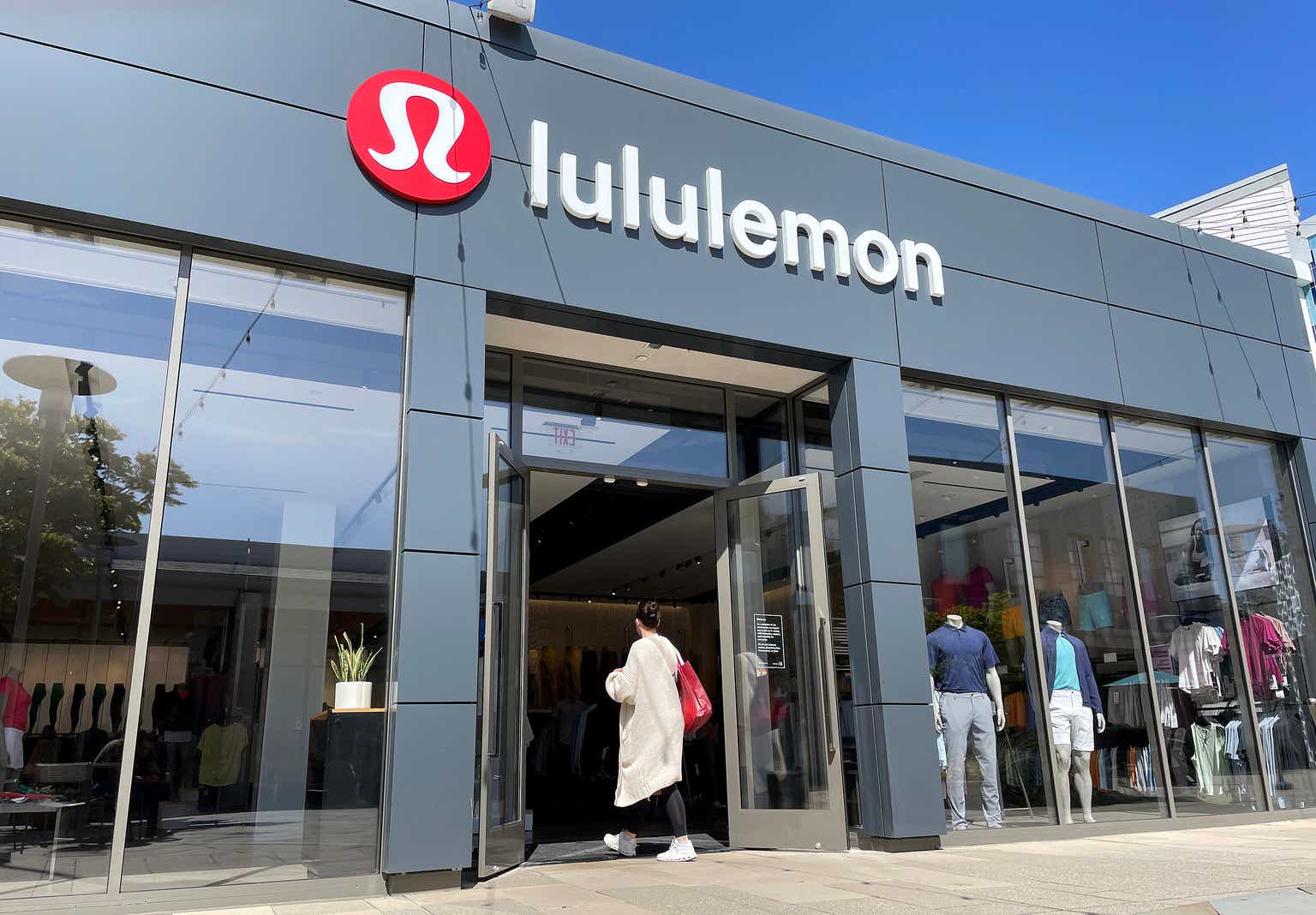Wall Street analysts rate Lululemon (LULU) stock a 'buy' with a 12-month  double-digit return