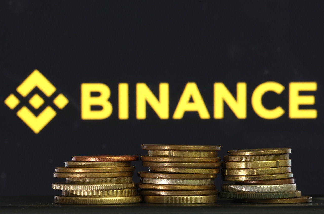 BlackRock, crypto giant Binance said in talks to deepen financial ties  (BLK:NYSE) | Seeking Alpha