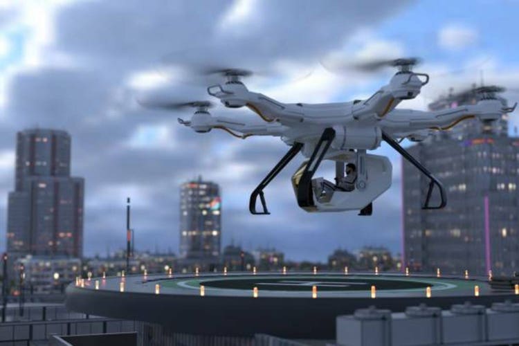 eVTOL prepares to land on the city"s tarmac