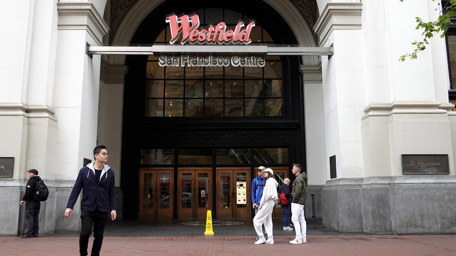 Westfield Garden State Plaza sale: Unibail may delay for redevelopment
