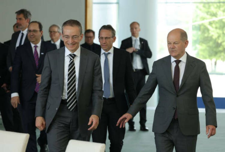 Germany And Intel Sign Agreement On New Chip Factory