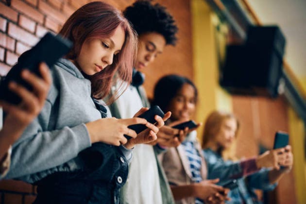 UK to ban social media, restrict livestreaming for under-16s