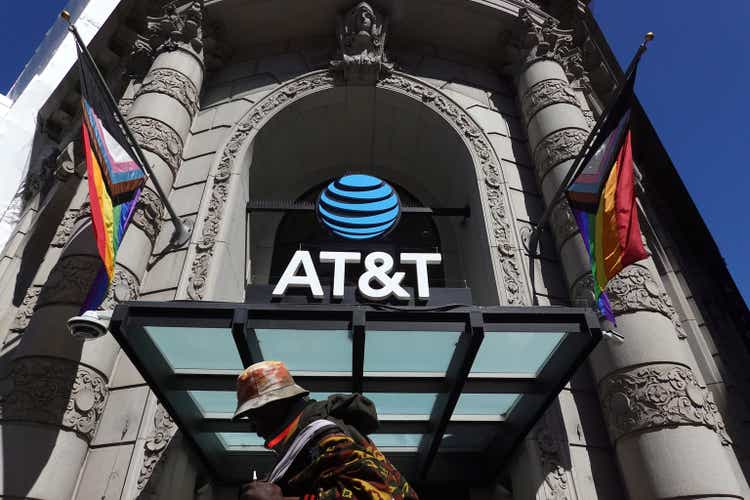 ATT Flagship Store Closes In San Francisco