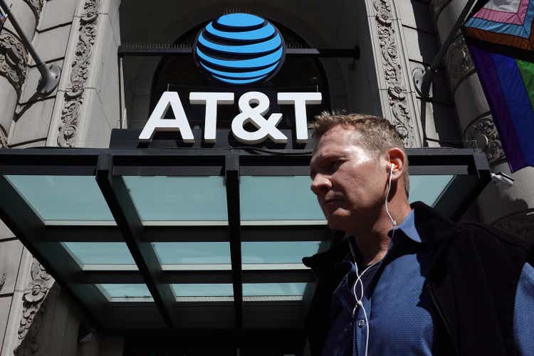 ATT Flagship Store Closes In San Francisco