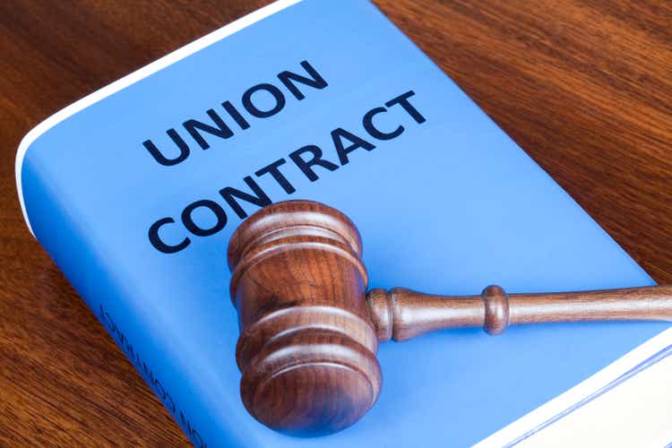 Union contract and judge"s gavel