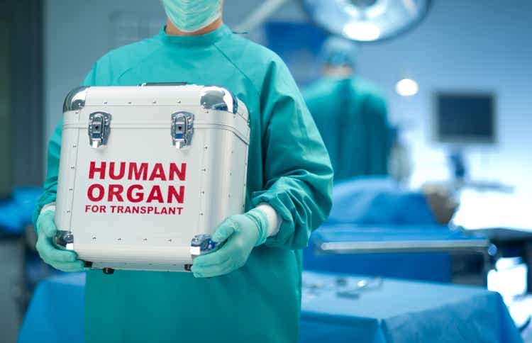 Surgeon with organ donation