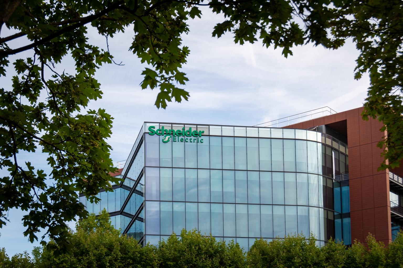 Schneider Electric: Firing On All Cylinders, But Shares Are Not Cheap