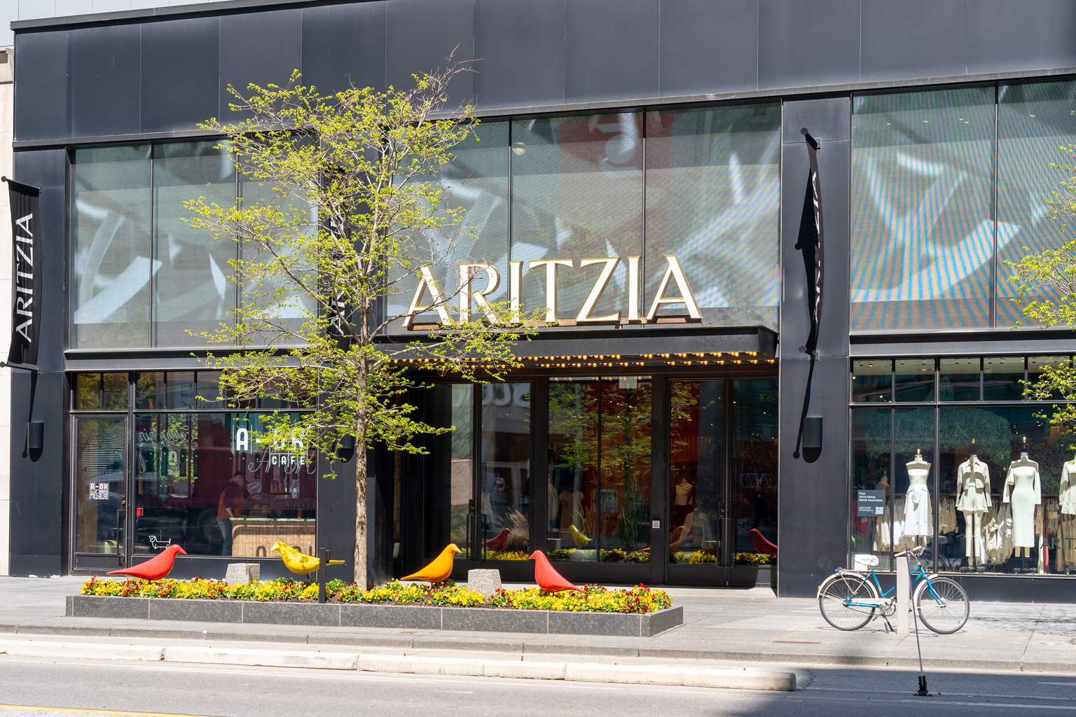 seekingalpha.com - Covert Capital - Aritzia Stock: A Premium Canadian Retailer With Major U.S. Expansion Plans (TSX:ATZ:CA)