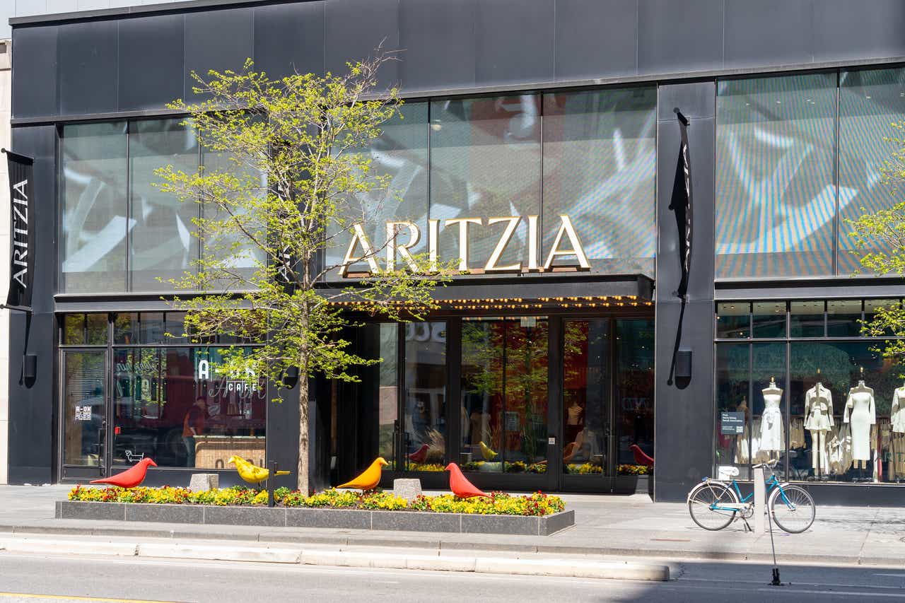 Why did I stay up for this?: Aritzia sale sees site crash, items sold out