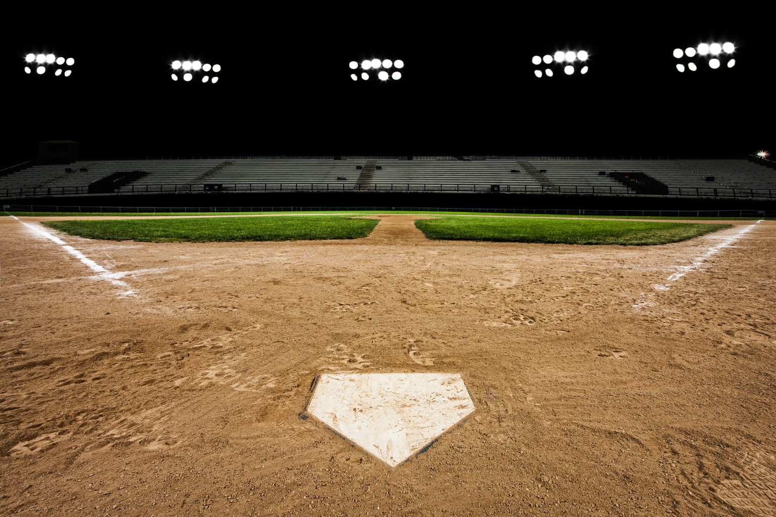MLB debut Apple set to stream Friday Night Baseball (NASDAQAAPL) Seeking Alpha