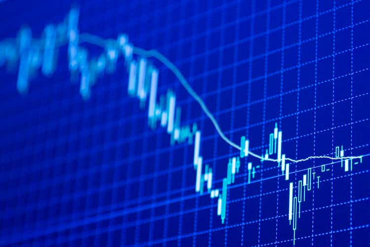 Dun & Bradstreet (NYSE:DNB) reports mixed Q4 results, soft FY 2023 guidance