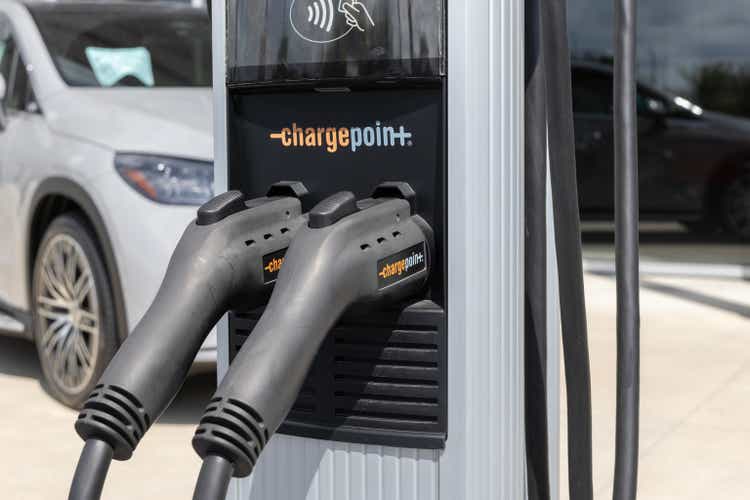 ChargePoint EV Electric Vehicle Charging station. ChargePoint plug-in stations are in business parking lots or home use.