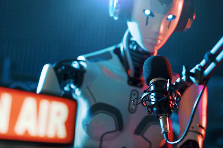 Робот с искусственным интеллектом, работающий в студии радиостанции