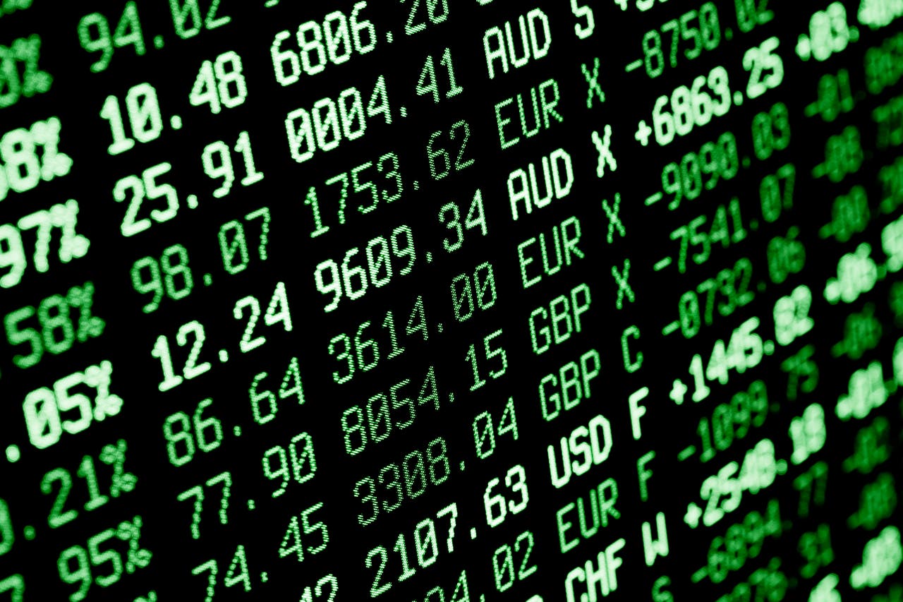 Screen number. Числа на экране. MYDOC stock Market скрин. Tag_Screen_number.