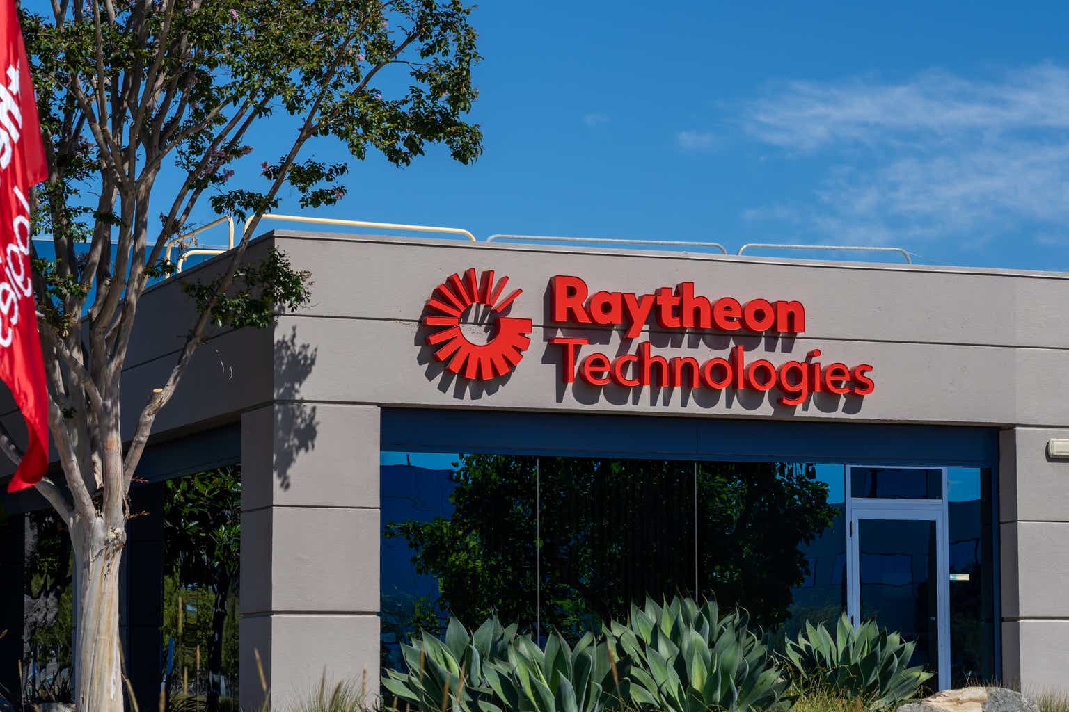 RTX Corporation: Strong Strategy, But Priced For Perfection