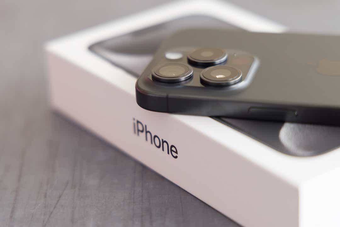 Apple dips as analyst sees iPhone 2024 shipments declining (update ...