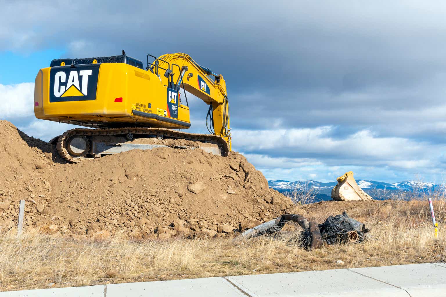 Caterpillar Riding The Wave Of Global Infrastructure Spending (Rating Downgrade)