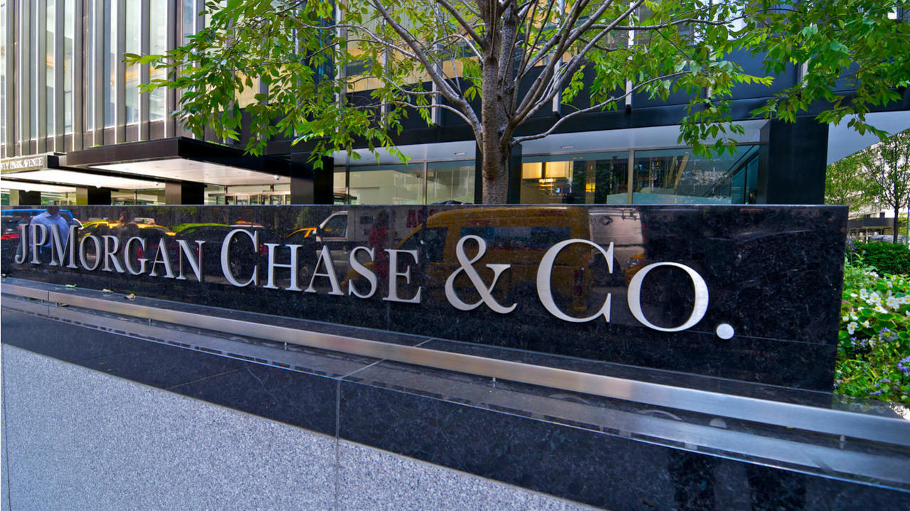 Jpmorgan Agrees To Pay 15 7m Cash To Settle Class Action Lawsuit Reuters Nyse Jpm Seeking Alpha