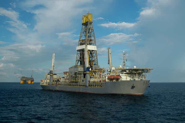 Drill ship and offshore production platform